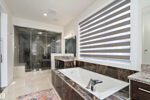 3644 Westcliff Way Sw, Edmonton, AB - Indoor Photo Showing Bathroom