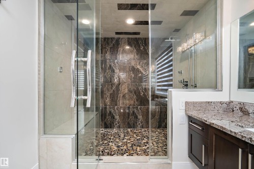 3644 Westcliff Way Sw, Edmonton, AB - Indoor Photo Showing Bathroom