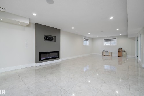3644 Westcliff Way Sw, Edmonton, AB - Indoor