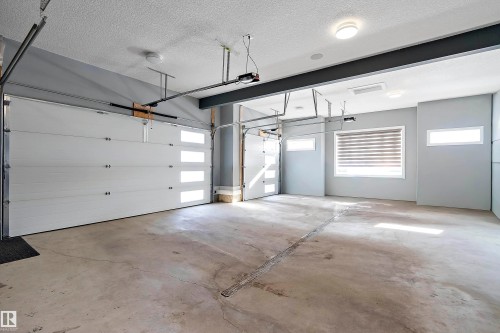 3644 Westcliff Way Sw, Edmonton, AB - Indoor Photo Showing Garage