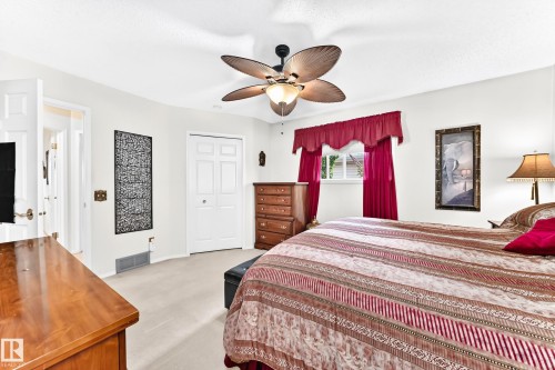 350 Pearson Crescent Nw, Edmonton, AB - Indoor Photo Showing Bedroom