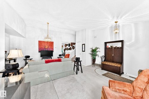 Spacious Living Room - Can be used as Formal Dining Area - 350 Pearson Crescent Nw, Edmonton, AB - Indoor