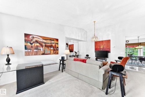 Vaulted ceiling giving Open Feel - 350 Pearson Crescent Nw, Edmonton, AB - Indoor