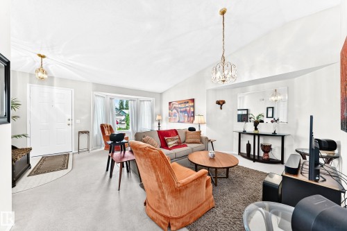 Bright Open Living Room with Vaulted ceilings - 350 Pearson Crescent Nw, Edmonton, AB - Indoor Photo Showing Living Room