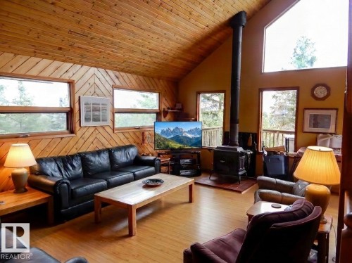 736 Blue Heron Drive, Rural Lac Ste. Anne County, AB - Indoor Photo Showing Living Room