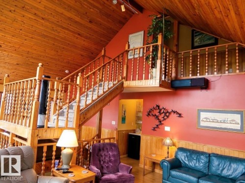 736 Blue Heron Drive, Rural Lac Ste. Anne County, AB - Indoor Photo Showing Living Room