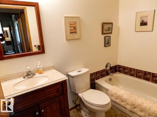 736 Blue Heron Drive, Rural Lac Ste. Anne County, AB - Indoor Photo Showing Bathroom