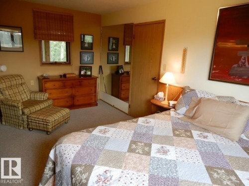 736 Blue Heron Drive, Rural Lac Ste. Anne County, AB - Indoor Photo Showing Bedroom