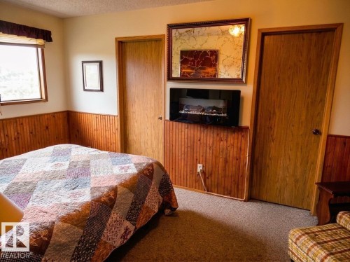 736 Blue Heron Drive, Rural Lac Ste. Anne County, AB - Indoor Photo Showing Bedroom