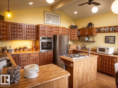 736 Blue Heron Drive, Rural Lac Ste. Anne County, AB - Indoor Photo Showing Kitchen
