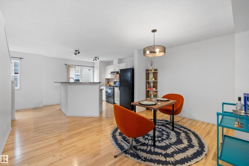 #83 8304 11 Av Sw, Edmonton, AB - Indoor