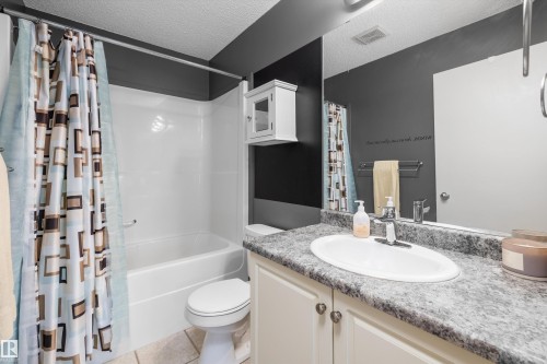 #83 8304 11 Av Sw, Edmonton, AB - Indoor Photo Showing Bathroom