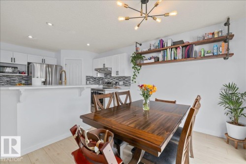 19040 47 Avenue Nw, Edmonton, AB - Indoor Photo Showing Dining Room