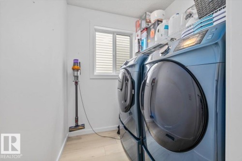 19040 47 Avenue Nw, Edmonton, AB - Indoor Photo Showing Laundry Room