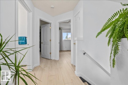 19040 47 Avenue Nw, Edmonton, AB - Indoor Photo Showing Other Room