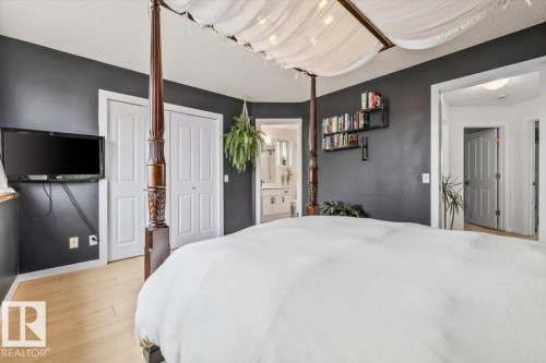 19040 47 Avenue Nw, Edmonton, AB - Indoor Photo Showing Bedroom