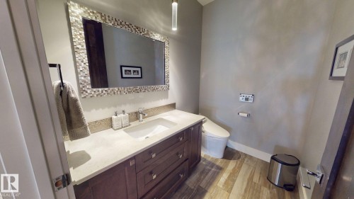 4810 Donsdale Drive Nw, Edmonton, AB - Indoor Photo Showing Bathroom