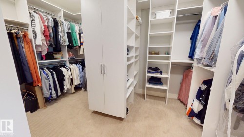 4810 Donsdale Drive Nw, Edmonton, AB - Indoor With Storage