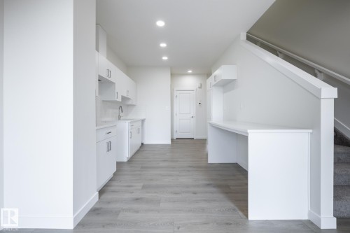 #24 7020 Keswick Cm Sw, Edmonton, AB - Indoor
