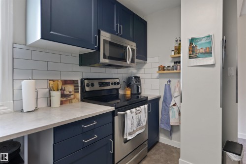 10994 135 Street Nw, Edmonton, AB - Indoor Photo Showing Kitchen