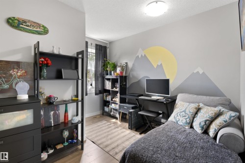 10994 135 Street Nw, Edmonton, AB - Indoor