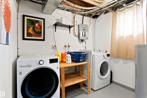 10994 135 Street Nw, Edmonton, AB - Indoor Photo Showing Laundry Room