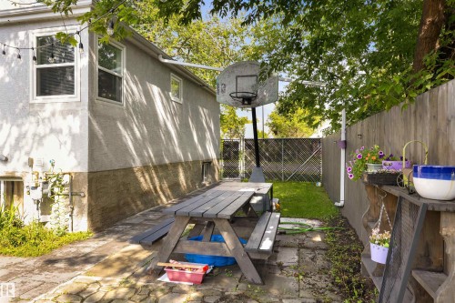 10994 135 Street Nw, Edmonton, AB - Outdoor