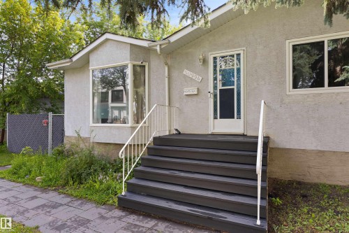 10994 135 Street Nw, Edmonton, AB - Outdoor