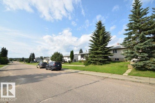 5007 2 Street, Boyle, AB - Outdoor