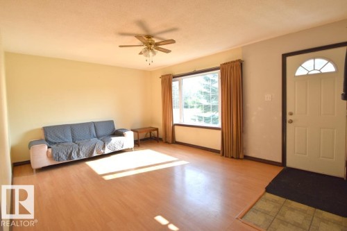 5007 2 Street, Boyle, AB - Indoor