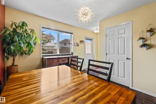 #20 3751 12 St Nw, Edmonton, AB - Indoor Photo Showing Dining Room