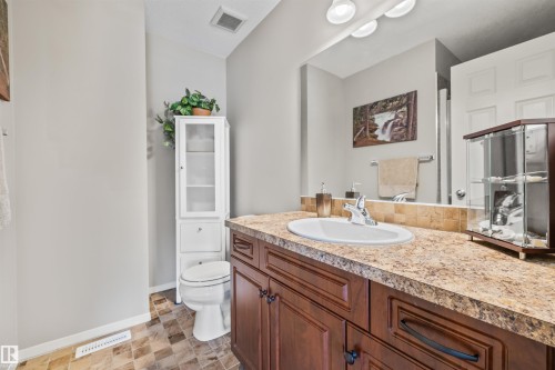 #20 3751 12 St Nw, Edmonton, AB - Indoor Photo Showing Bathroom