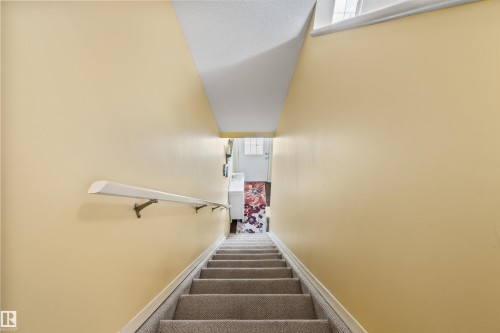 #20 3751 12 St Nw, Edmonton, AB - Indoor Photo Showing Other Room