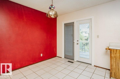 3520 42 Avenue Nw, Edmonton, AB - Indoor Photo Showing Other Room