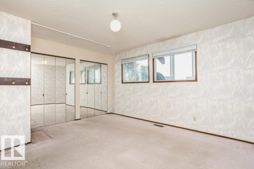 3520 42 Avenue Nw, Edmonton, AB - Indoor Photo Showing Other Room