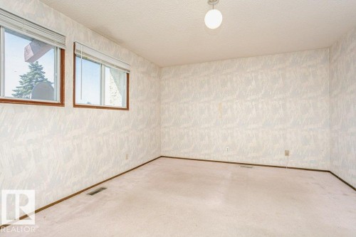 3520 42 Avenue Nw, Edmonton, AB - Indoor Photo Showing Other Room