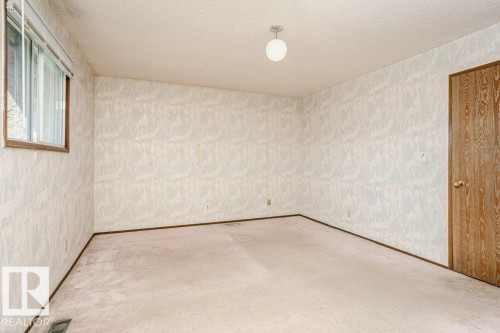 3520 42 Avenue Nw, Edmonton, AB - Indoor Photo Showing Other Room
