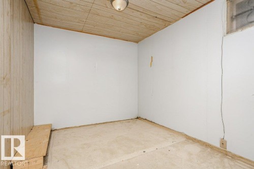 3520 42 Avenue Nw, Edmonton, AB - Indoor Photo Showing Other Room