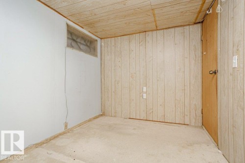 3520 42 Avenue Nw, Edmonton, AB - Indoor Photo Showing Other Room