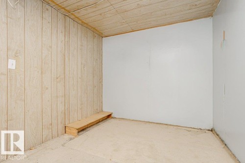 3520 42 Avenue Nw, Edmonton, AB - Indoor Photo Showing Other Room