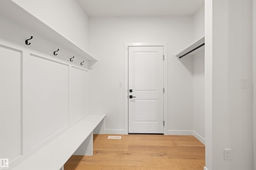 3415 Chickadee Drive Nw, Edmonton, AB - Indoor Photo Showing Other Room