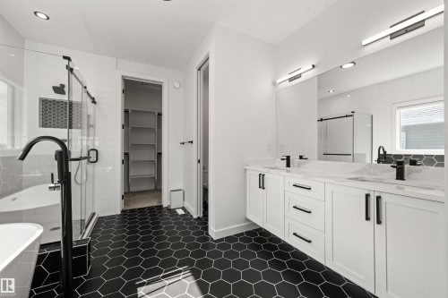 3415 Chickadee Drive Nw, Edmonton, AB - Indoor