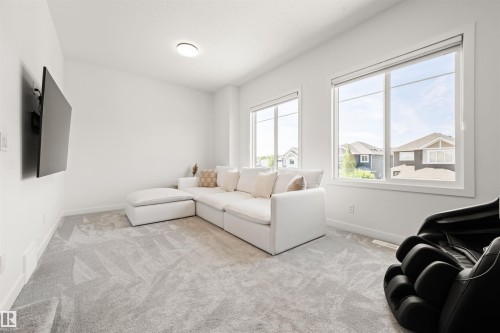 3415 Chickadee Drive Nw, Edmonton, AB - Indoor Photo Showing Living Room