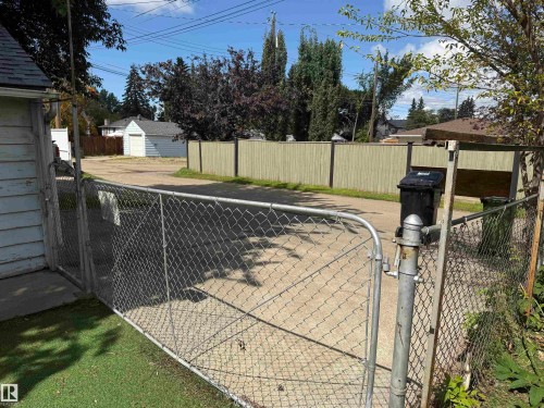 14810 104 Avenue Nw, Edmonton, AB - Outdoor