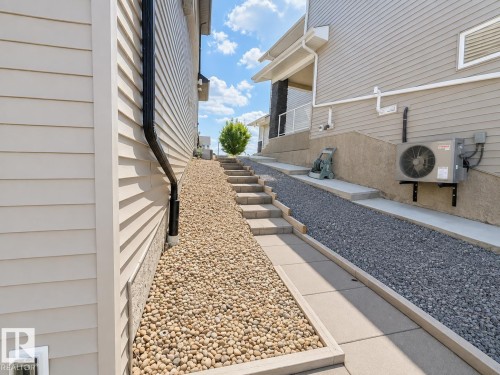 1646 Davidson Green Southwest, Edmonton, AB - Outdoor With Exterior