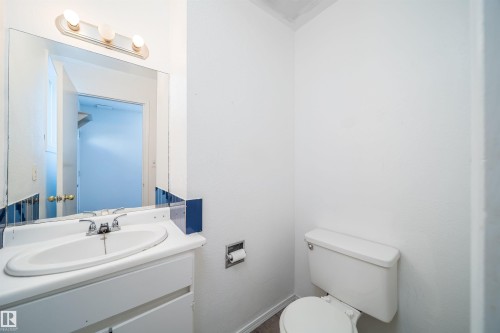 8217 182 Street Nw, Edmonton, AB 