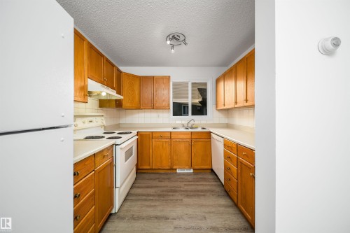 8217 182 Street Nw, Edmonton, AB 