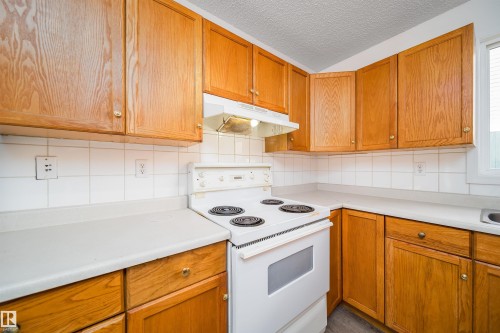 8217 182 Street Nw, Edmonton, AB 