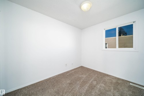 8217 182 Street Nw, Edmonton, AB 