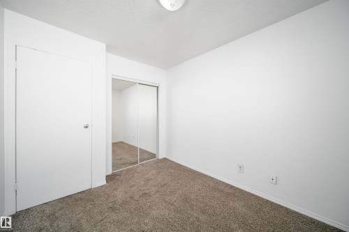 8217 182 Street Nw, Edmonton, AB 